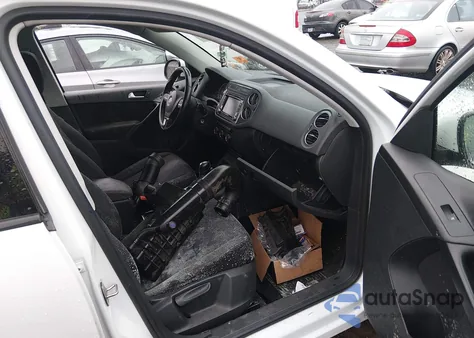 2015 Volkswagen Tiguan S from USA, damaged, VIN WVGAV7AX9FW562135